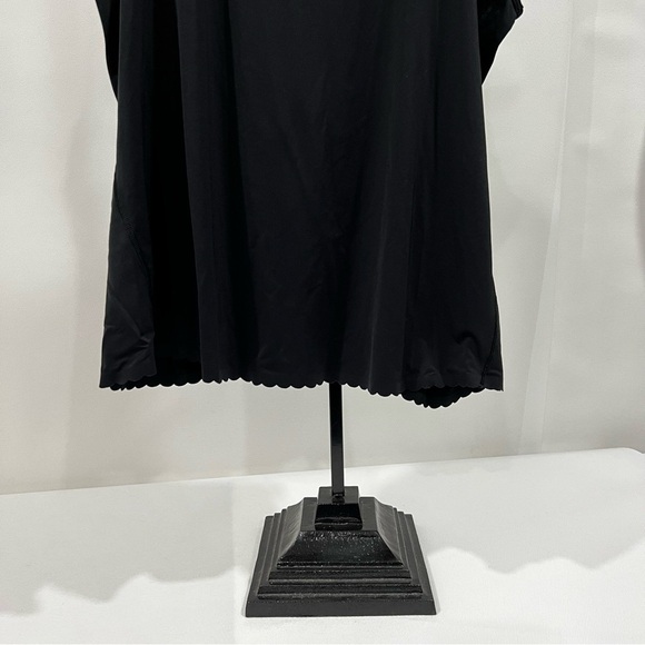 Victoria Sport Black Athletic Tank Top Size Large Scallop Detail Around Hem - Picture 6 of 10